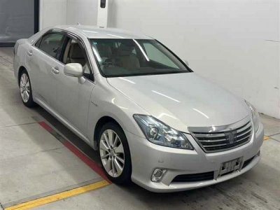 TOYOTA CROWN HYBRID