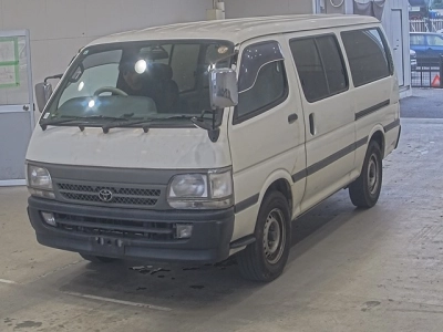 TOYOTA HIACE
