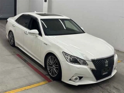 TOYOTA CROWN HYBRID