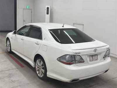 TOYOTA CROWN HYBRID