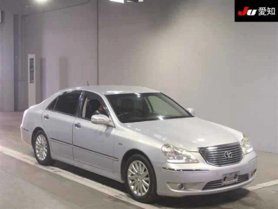 TOYOTA CROWN MAJESTA