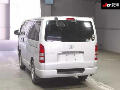 TOYOTA REGIUS VAN