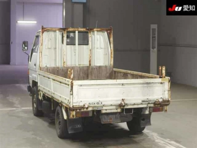 TOYOTA HIACE TRUCK