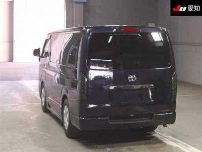 TOYOTA REGIUS VAN