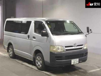 TOYOTA REGIUS VAN
