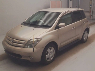 TOYOTA IST