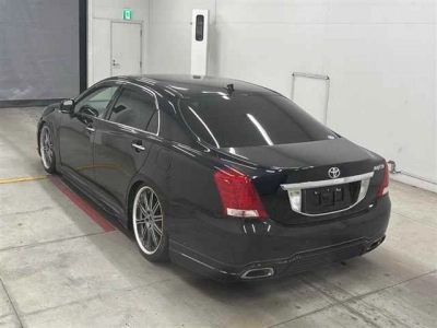 TOYOTA CROWN MAJESTA