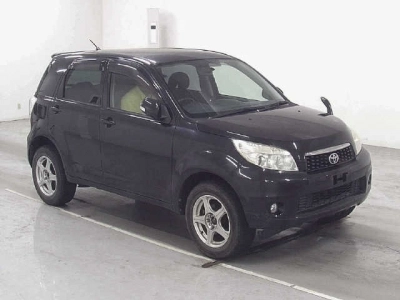TOYOTA RUSH