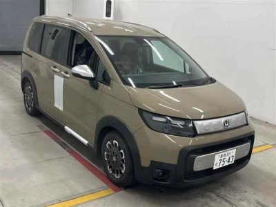HONDA FREED HYBRID