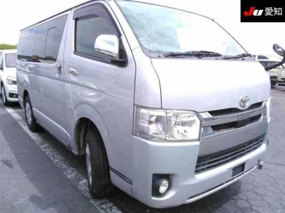 TOYOTA REGIUS VAN