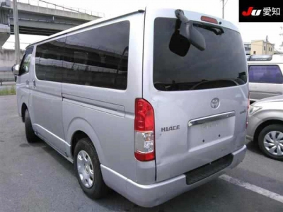 TOYOTA REGIUS VAN