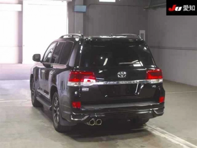 TOYOTA LAND CRUISER