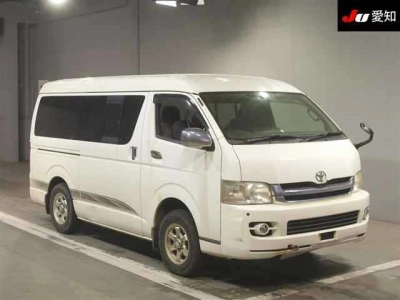 TOYOTA REGIUS VAN