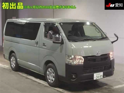 TOYOTA HIACE VAN
