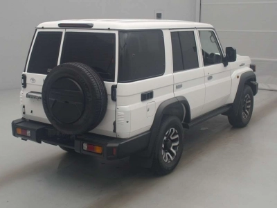 TOYOTA LAND CRUISER 70