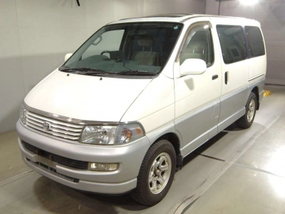 TOYOTA HIACE REGIUS