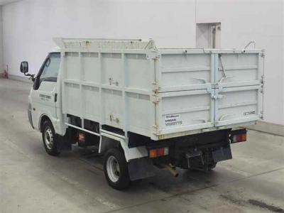 NISSAN VANETTE TRUCK