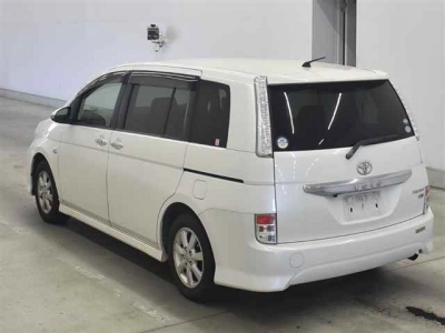 TOYOTA ISIS