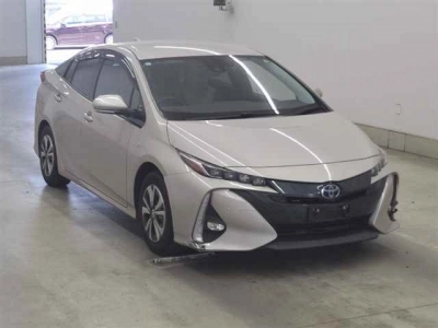 TOYOTA PRIUS PHV