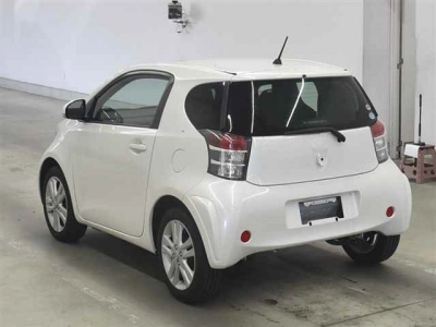 TOYOTA IQ