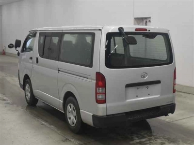 TOYOTA REGIUS VAN