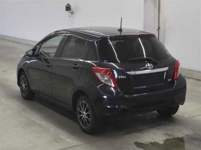 TOYOTA VITZ
