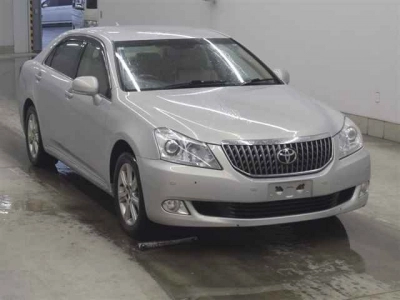 TOYOTA CROWN MAJESTA