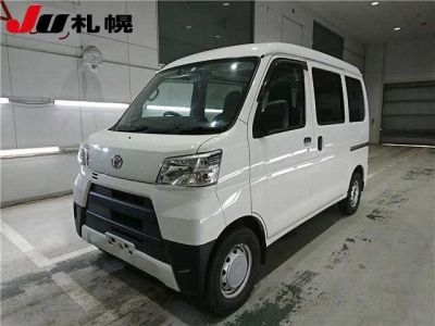TOYOTA PIXIS VAN