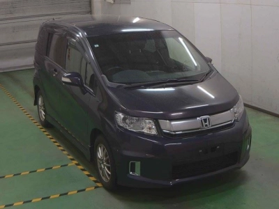 HONDA FREED SPIKE