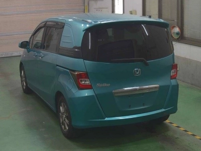 HONDA FREED SPIKE