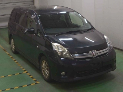 TOYOTA ISIS