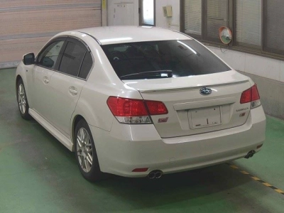 SUBARU LEGACY B4