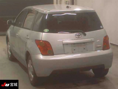 TOYOTA IST