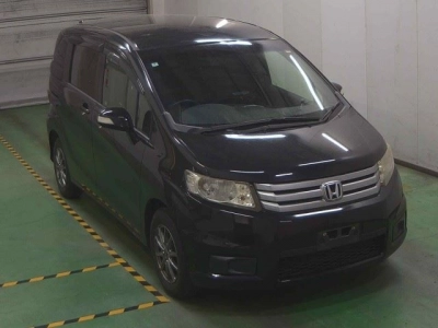HONDA FREED SPIKE