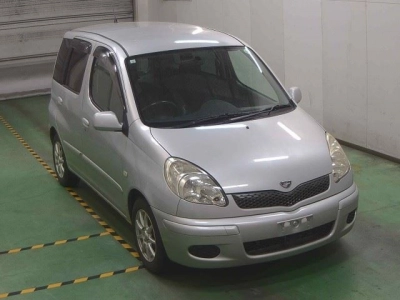TOYOTA FUN CARGO