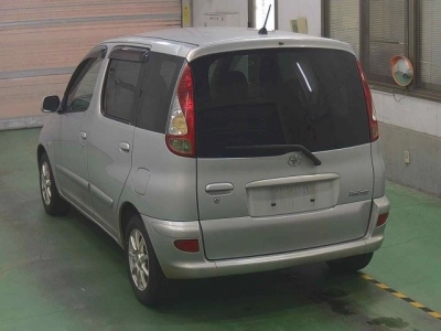 TOYOTA FUN CARGO