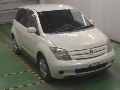 TOYOTA IST