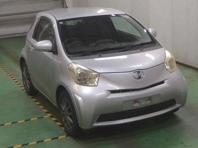 TOYOTA IQ
