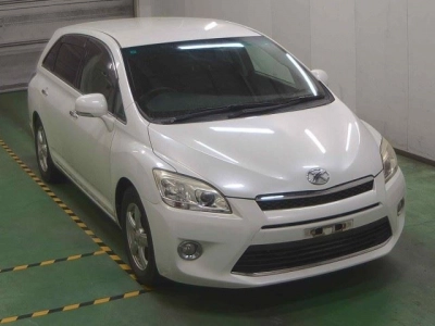TOYOTA MARK X ZIO