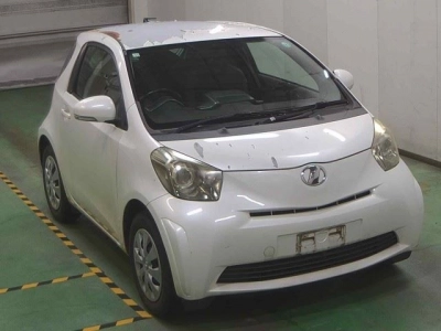 TOYOTA IQ