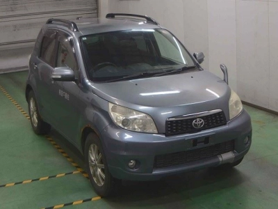 TOYOTA RUSH