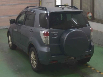 TOYOTA RUSH