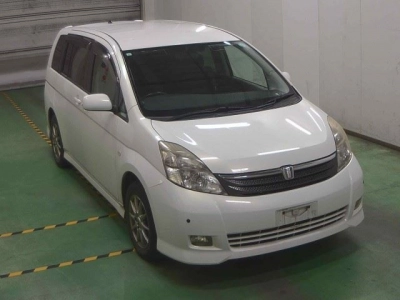 TOYOTA ISIS