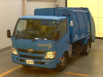 TOYOTA DYNA