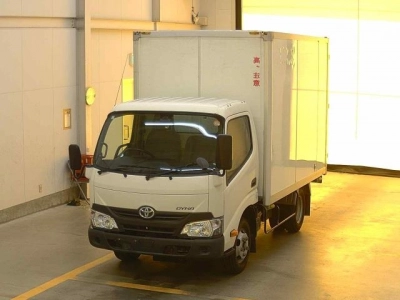 TOYOTA DYNA
