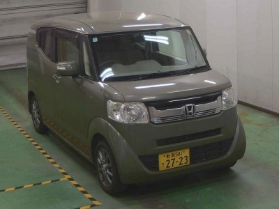 HONDA N-BOX SLASH