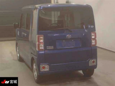 TOYOTA PIXIS MEGA