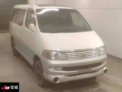 TOYOTA HIACE REGIUS