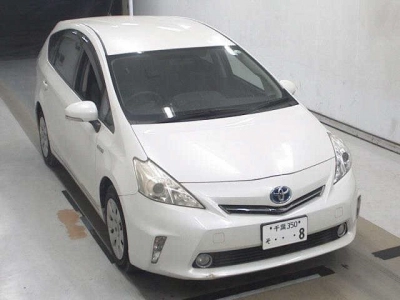 TOYOTA PRIUS ALPHA