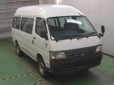 TOYOTA HIACE